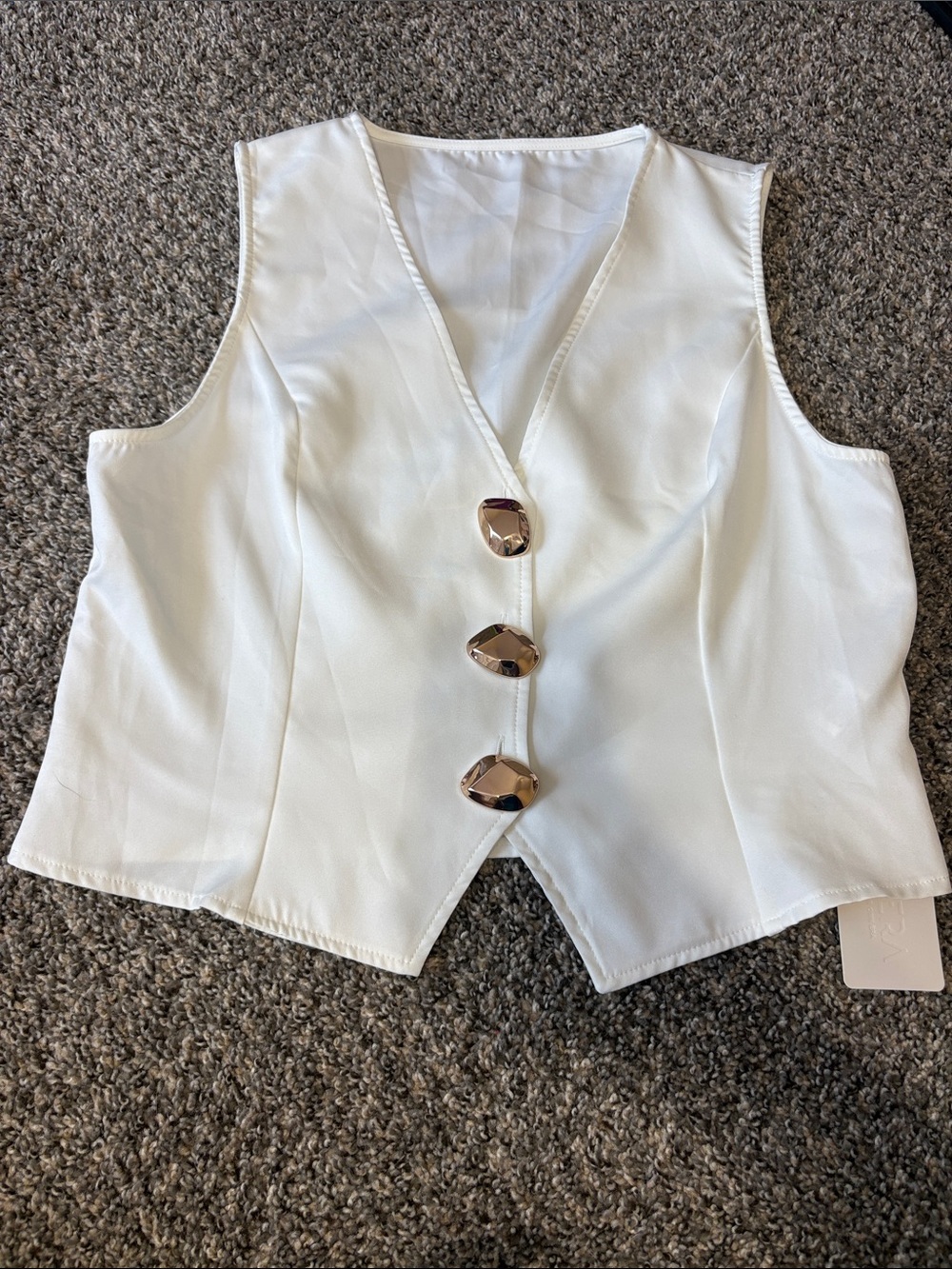 White Sleeveless V-Neck Button Front Crop Vest